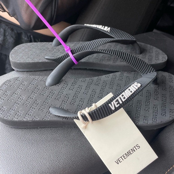 Black vetements flip flops size 7 - Picture 2 of 2